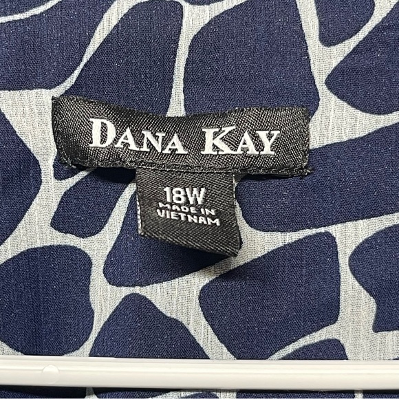 Dana Kay Women’s Navy Blue Plus Size Blazer Size 18W Textured Button Front - Picture 6 of 9